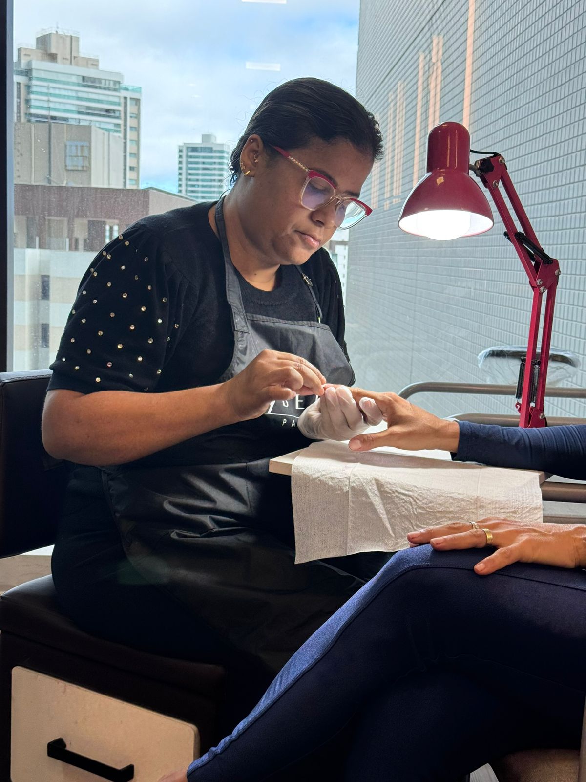 Manicure profissional no Femme Espaço